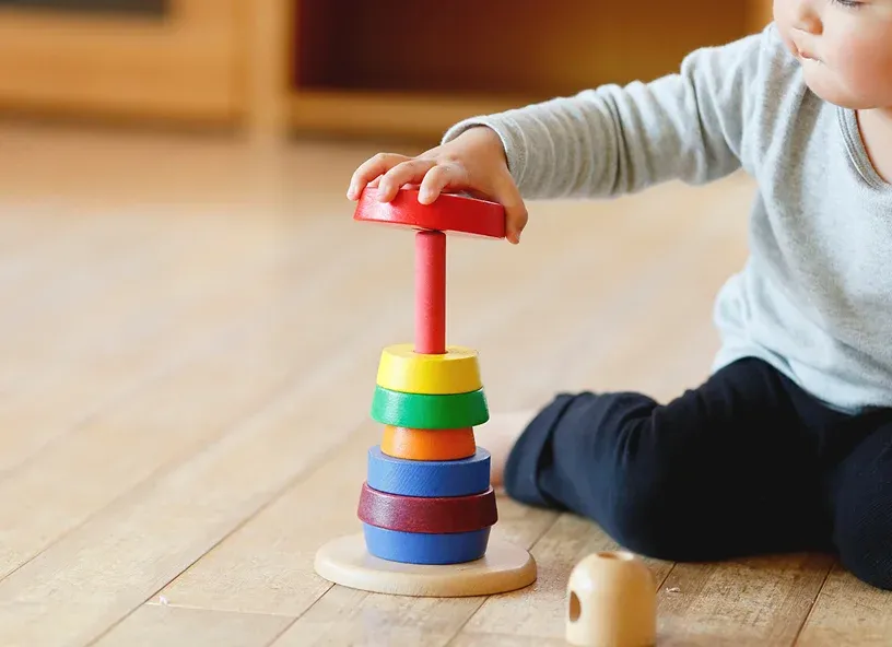 elo-homepage-child-learning.webp